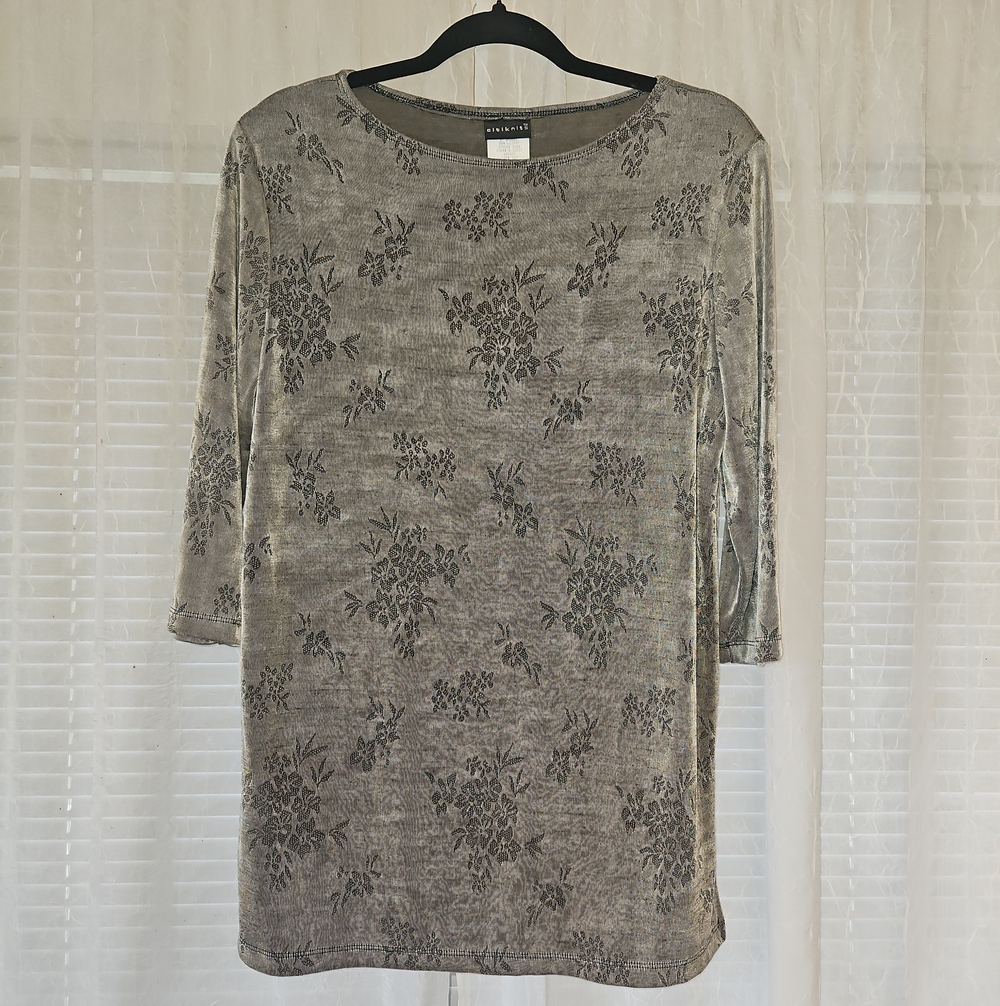 Citiknits Women’s Gray Floral Tunic Top